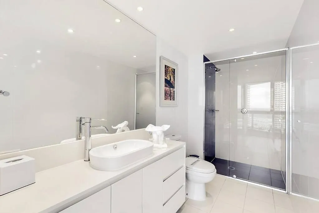 גולד קוסט Hilton- Luxury Sky Ocean Lv27 Large Apartment  גולד קוסט